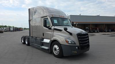 Freightliner Cascadia - 72" Raised Roof Double Bunk Sleeper, Detroit, Automatic, Battery Powered HVAC with Optimized Idle