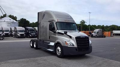 Freightliner Cascadia - 72" Raised Roof Double Bunk Sleeper, Detroit, Automatic, Battery Powered HVAC with Optimized Idle