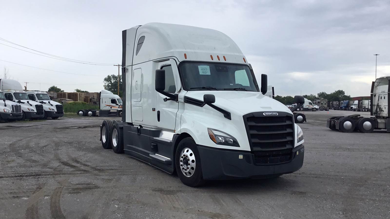 2023 Freightliner sleeper semi-truck
