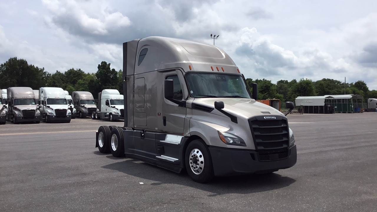 2023 Freightliner sleeper semi-truck