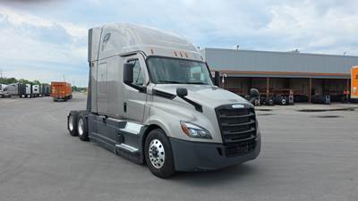 Freightliner Cascadia - 72" Raised Roof Double Bunk Sleeper, Detroit, Automatic, Battery Powered HVAC with Optimized Idle