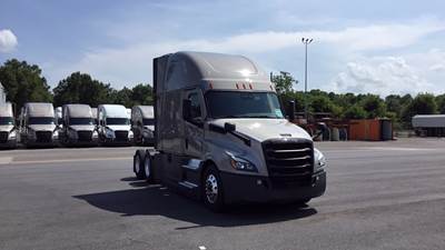 Freightliner Cascadia - 72" Raised Roof Double Bunk Sleeper, Detroit, Automatic, Battery Powered HVAC with Optimized Idle