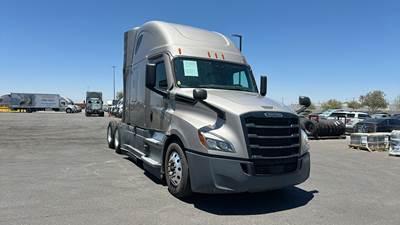 Freightliner Cascadia - 72" Raised Roof Double Bunk Sleeper, Detroit, Automatic, Battery Powered HVAC with Optimized Idle
