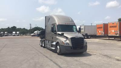 Freightliner Cascadia - 72" Raised Roof Double Bunk Sleeper, Detroit, Automatic, Battery Powered HVAC with Optimized Idle