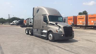 Freightliner Cascadia - 72" Raised Roof Double Bunk Sleeper, Detroit, Automatic, Battery Powered HVAC with Optimized Idle
