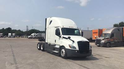 Freightliner Cascadia - 72" Raised Roof Double Bunk Sleeper, Detroit, Automatic, Optimized Idle