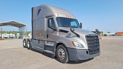 Freightliner Cascadia - 72" Raised Roof Double Bunk Sleeper, Detroit, Automatic, Battery Powered HVAC with Optimized Idle