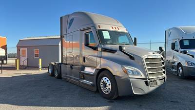Freightliner Cascadia - 72" Raised Roof Double Bunk Sleeper, Detroit, Automatic, Battery Powered HVAC with Optimized Idle