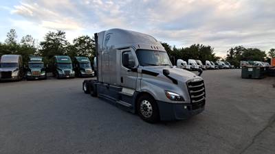 Freightliner Cascadia - 72" Raised Roof Double Bunk Sleeper, Detroit, Automatic, Battery Powered HVAC with Optimized Idle
