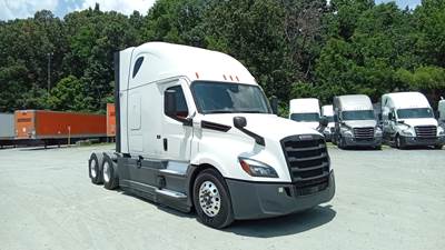 Freightliner Cascadia - 72" Raised Roof Double Bunk Sleeper, Detroit, Automatic, Battery Powered HVAC with Optimized Idle