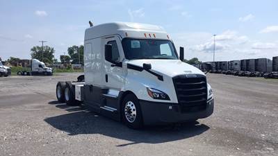 Freightliner Cascadia Sleeper Semi Truck - 72" Extra-Tall Roof, Detroit, Automatic, Battery Powered HVAC with Optimized Idle