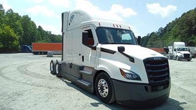 Freightliner Cascadia - 72" Raised Roof Double Bunk Sleeper, Detroit, Automatic, Battery Powered HVAC with Optimized Idle