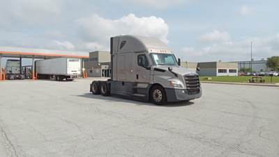 Freightliner Cascadia - 72" Raised Roof Double Bunk Sleeper, Detroit, Automatic, Battery Powered HVAC with Optimized Idle