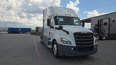 Freightliner Cascadia - 72" Raised Roof Double Bunk Sleeper, Detroit, Automatic, Battery Powered HVAC with Optimized Idle