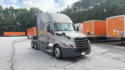 Freightliner Cascadia - 72" Raised Roof Double Bunk Sleeper, Detroit, Automatic, Battery Powered HVAC with Optimized Idle