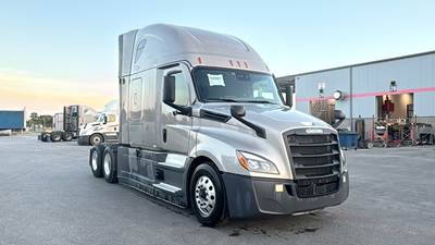 Freightliner Cascadia - 72" Raised Roof Double Bunk Sleeper, Detroit, Automatic, Battery Powered HVAC with Optimized Idle