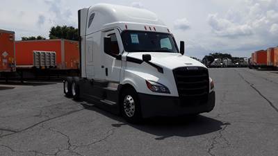 Freightliner Cascadia - 72" Raised Roof Double Bunk Sleeper, Detroit, Automatic, Battery Powered HVAC with Optimized Idle