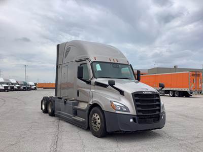 Freightliner Cascadia - 72" Raised Roof Double Bunk Sleeper, Detroit, Automatic, Battery Powered HVAC with Optimized Idle