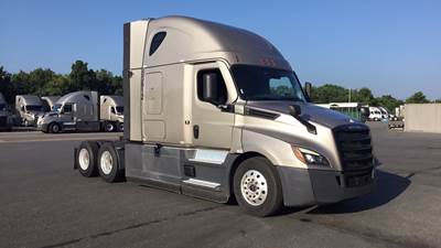 Freightliner Cascadia - 72" Raised Roof Double Bunk Sleeper, Detroit, Automatic, Battery Powered HVAC with Optimized Idle