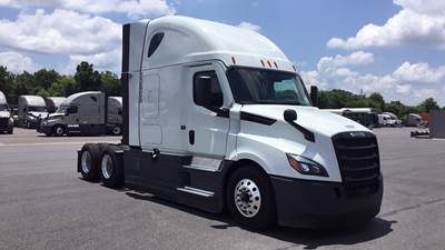 Freightliner Cascadia - 72" Raised Roof Double Bunk Sleeper, Detroit, Automatic, Battery Powered HVAC with Optimized Idle