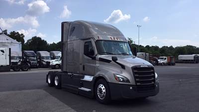 Freightliner Cascadia - 72" Raised Roof Double Bunk Sleeper, Detroit, Automatic, Optimized Idle
