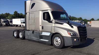 Freightliner Cascadia - 72" Raised Roof Double Bunk Sleeper, Detroit, Automatic, Battery Powered HVAC with Optimized Idle