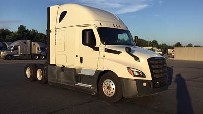 Freightliner Cascadia - 72" Raised Roof Double Bunk Sleeper, Detroit, Automatic, Battery Powered HVAC with Optimized Idle