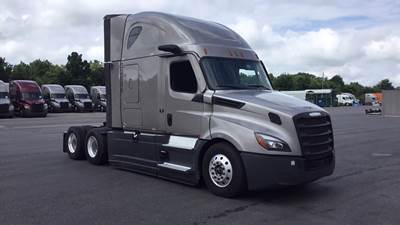 Freightliner Cascadia - 72" Raised Roof Double Bunk Sleeper, Detroit, Automatic, Optimized Idle, MirrorEye Equipped