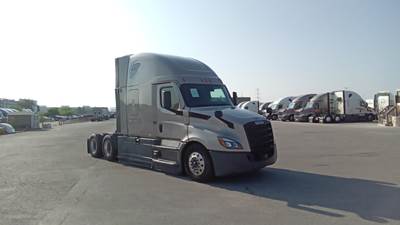 Freightliner Cascadia - 72" Raised Roof Double Bunk Sleeper, Detroit, Automatic, Optimized Idle