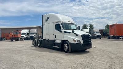 Freightliner Cascadia - 72" Raised Roof Double Bunk Sleeper, Detroit, Automatic, Battery Powered HVAC with Optimized Idle