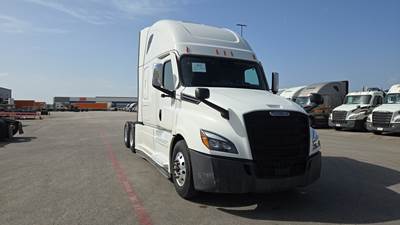 Freightliner Cascadia - 72" Raised Roof Double Bunk Sleeper, Detroit, Automatic, Battery Powered HVAC with Optimized Idle