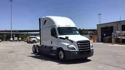 Freightliner Cascadia - 72" Raised Roof Double Bunk Sleeper, Detroit, Automatic, Battery Powered HVAC with Optimized Idle