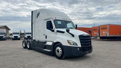 Freightliner Cascadia - 72" Raised Roof Double Bunk Sleeper, Detroit, Automatic, Battery Powered HVAC with Optimized Idle