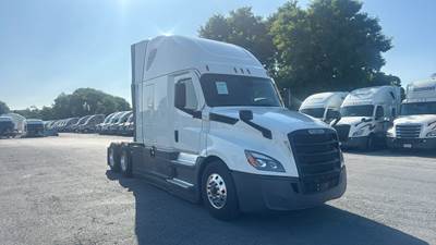 Freightliner Cascadia - 72" Raised Roof Double Bunk Sleeper, Detroit, Automatic, Battery Powered HVAC with Optimized Idle