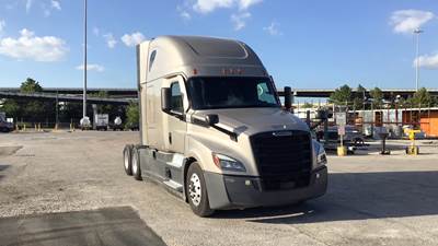 Freightliner Cascadia - 72" Raised Roof Double Bunk Sleeper, Detroit, Automatic, Battery Powered HVAC with Optimized Idle