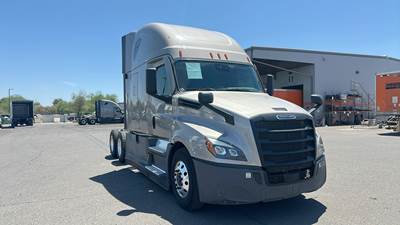 Freightliner Cascadia - 72" Raised Roof Double Bunk Sleeper, Detroit, Automatic, Battery Powered HVAC with Optimized Idle