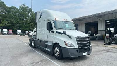 Freightliner Cascadia - 72" Raised Roof Double Bunk Sleeper, Detroit, Automatic, Battery Powered HVAC with Optimized Idle