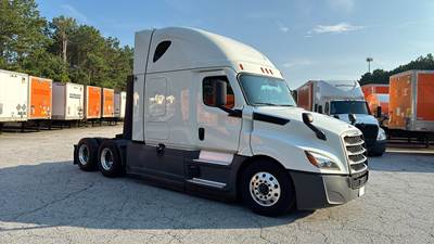 Freightliner Cascadia - 72" Raised Roof Double Bunk Sleeper, Detroit, Automatic, Battery Powered HVAC with Optimized Idle