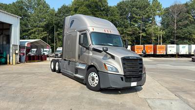 Freightliner Cascadia - 72" Raised Roof Double Bunk Sleeper, Detroit, Automatic, Battery Powered HVAC with Optimized Idle
