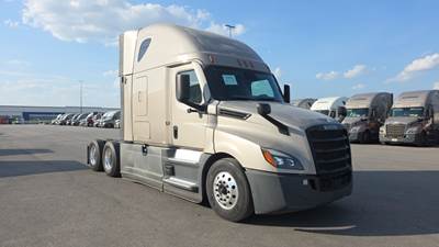 Freightliner Cascadia - 72" Raised Roof Double Bunk Sleeper, Detroit, Automatic, Battery Powered HVAC with Optimized Idle