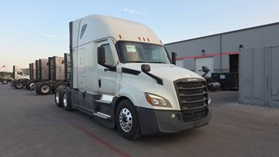 Freightliner Cascadia - 72" Raised Roof Double Bunk Sleeper, Detroit, Automatic, Battery Powered HVAC with Optimized Idle