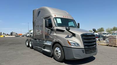 Freightliner Cascadia - 72" Raised Roof Double Bunk Sleeper, Detroit, Automatic, Optimized Idle