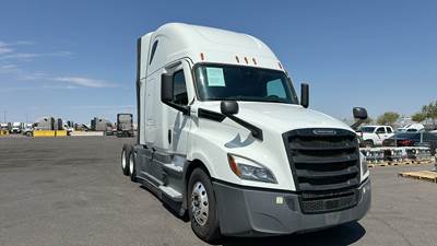 Freightliner Cascadia - 72" Raised Roof Double Bunk Sleeper, Detroit, Automatic, Battery Powered HVAC with Optimized Idle
