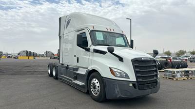 Freightliner Cascadia - 72" Raised Roof Double Bunk Sleeper, Detroit, Automatic, Battery Powered HVAC with Optimized Idle