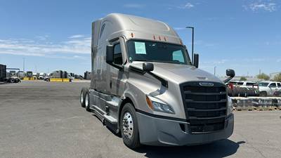 Freightliner Cascadia - 72" Raised Roof Double Bunk Sleeper, Detroit, Automatic, Battery Powered HVAC with Optimized Idle
