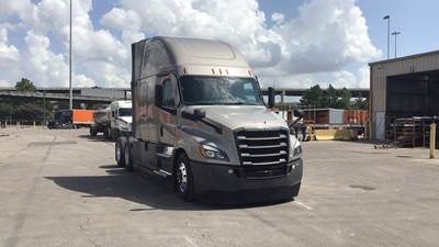 Freightliner Cascadia - 72" Raised Roof Double Bunk Sleeper, Detroit, Automatic, Battery Powered HVAC with Optimized Idle