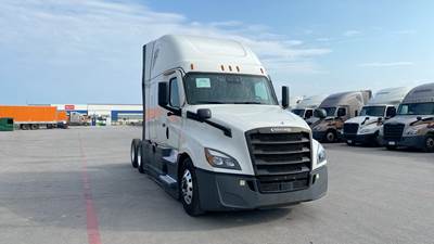 Freightliner Cascadia - 72" Raised Roof Double Bunk Sleeper, Detroit, Automatic, Battery Powered HVAC with Optimized Idle