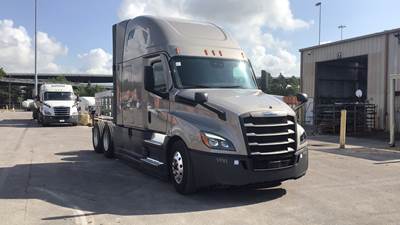 Freightliner Cascadia - 72" Raised Roof Double Bunk Sleeper, Detroit, Automatic, Battery Powered HVAC with Optimized Idle