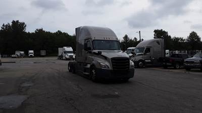 Freightliner Cascadia - 72" Raised Roof Double Bunk Sleeper, Detroit, Automatic, Battery Powered HVAC with Optimized Idle
