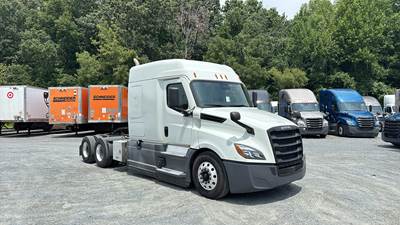 Freightliner Cascadia Sleeper Semi Truck - 72" Extra-Tall Roof, Detroit, Automatic, Battery Powered HVAC with Optimized Idle, Bulk Equipment